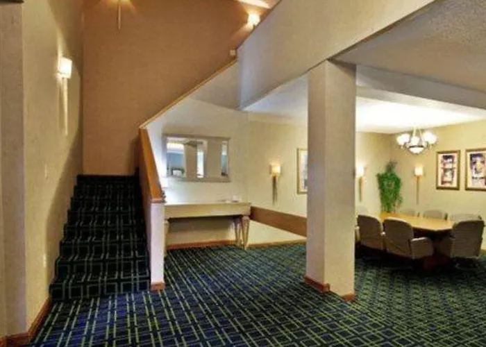 Hotel Ramada Conference Center