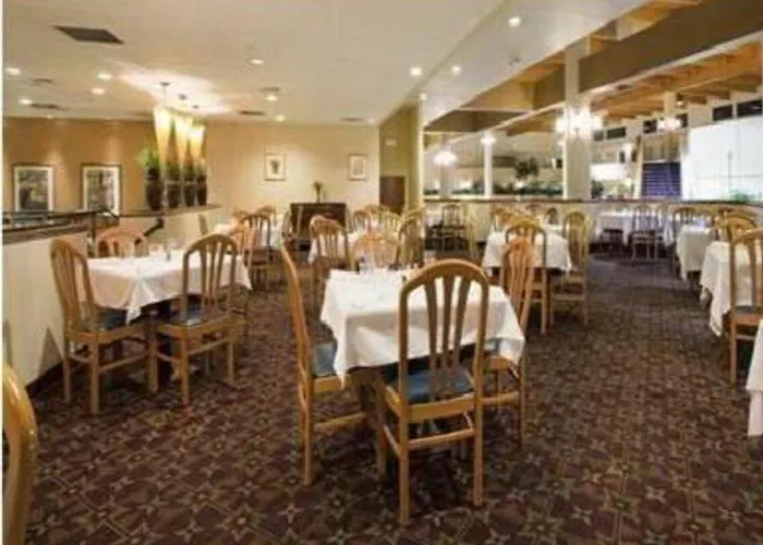 Hotel Ramada Conference Center 3*
