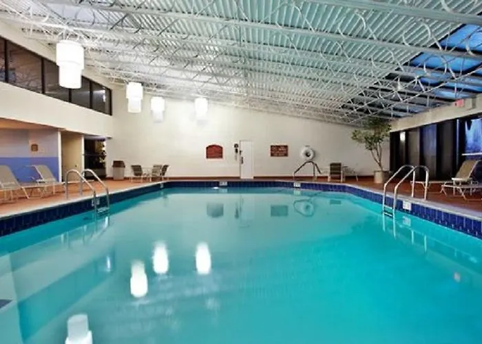 Ramada Conference Center Hotel 3*