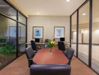 Ramada Conference Center Hotel 3*