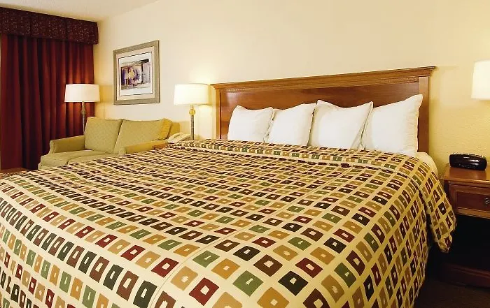 Ramada Conference Center Hotel 3*
