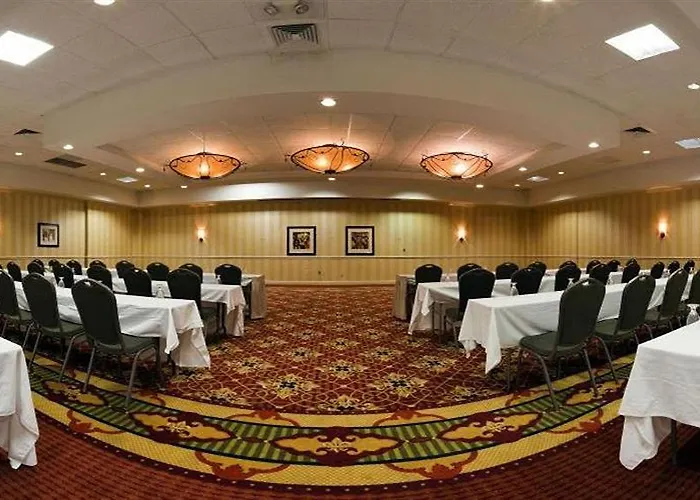 Ramada Conference Center 3*