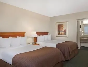 Hotel Ramada Conference Center 3*