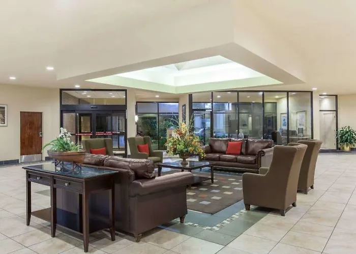 Hotel Ramada Conference Center Lafayette