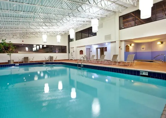 Ramada Conference Center 3*