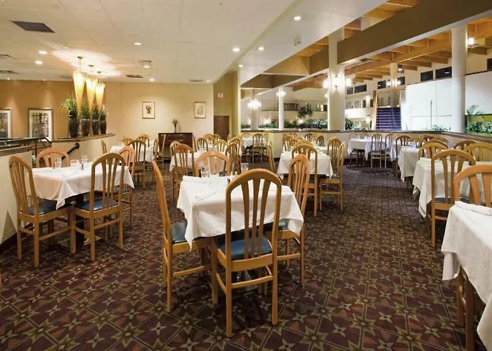 Ramada Conference Center Hotel 3*